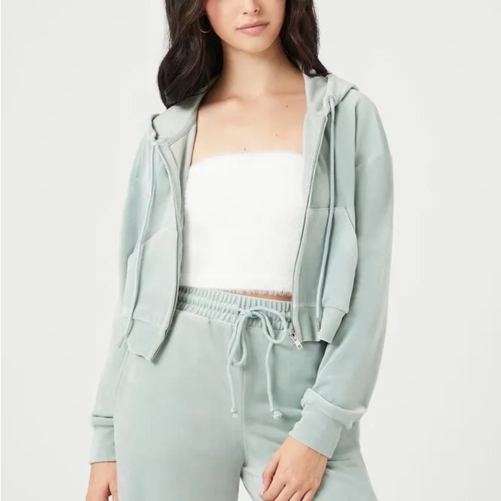 NEW! Forever 21 Sea Foam Green Crop Relaxed Sweatshirt